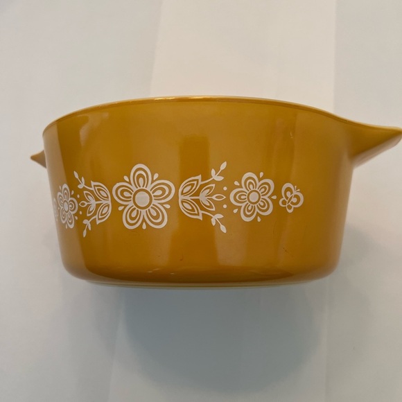 Vintage Pyrex 2 1/2 quart Golden Butterfly White Flowers Bakeware Casserole Dish - Picture 5 of 8